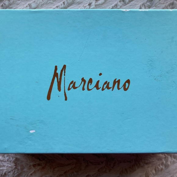 Marciano PMBELLAGIO PUMP - vintage NWT - Picture 12 of 15